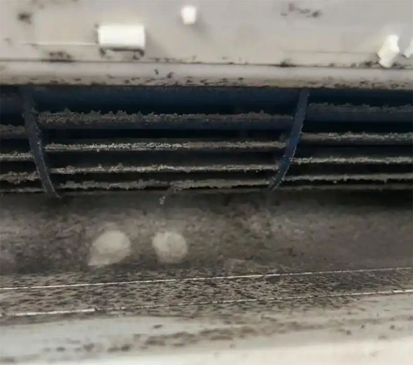 临城空调吹的风有股烧焦味是怎么回事